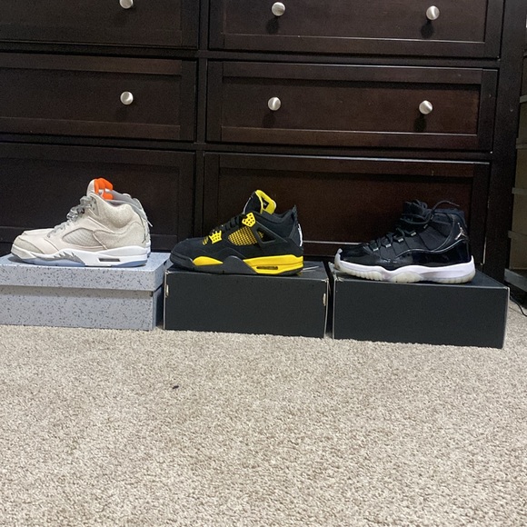Jordan 11 jubilee, Jordan 4 thunder, Jordan 5 light ore wood brown. - Picture 2 of 8